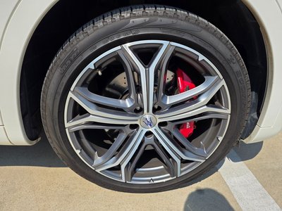 صورة 8 لـ 2019 Maserati LEVANTE