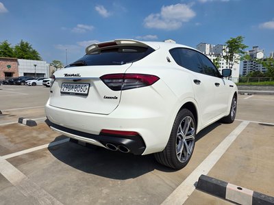 صورة 7 لـ 2019 Maserati LEVANTE