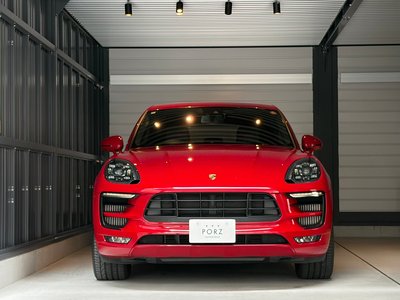 PORSCHE MACAN - 2