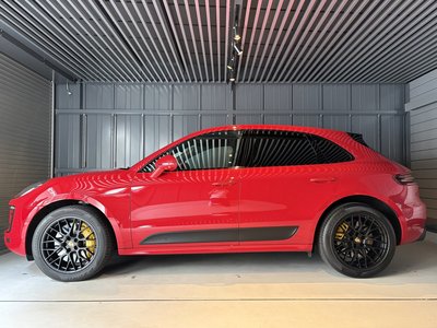 PORSCHE MACAN - 1
