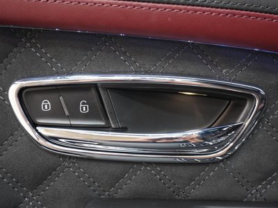2021 Bentley BENTAYGA thumbnail 47
