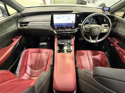 صورة 7 لـ 2023 Lexus RX