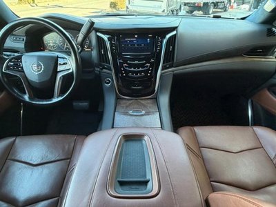 CADILLAC ESCALADE - 9