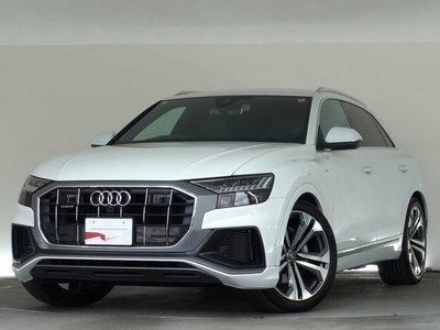 AUDI Q8 - 1