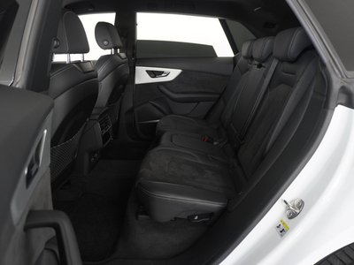 AUDI Q8 - 10