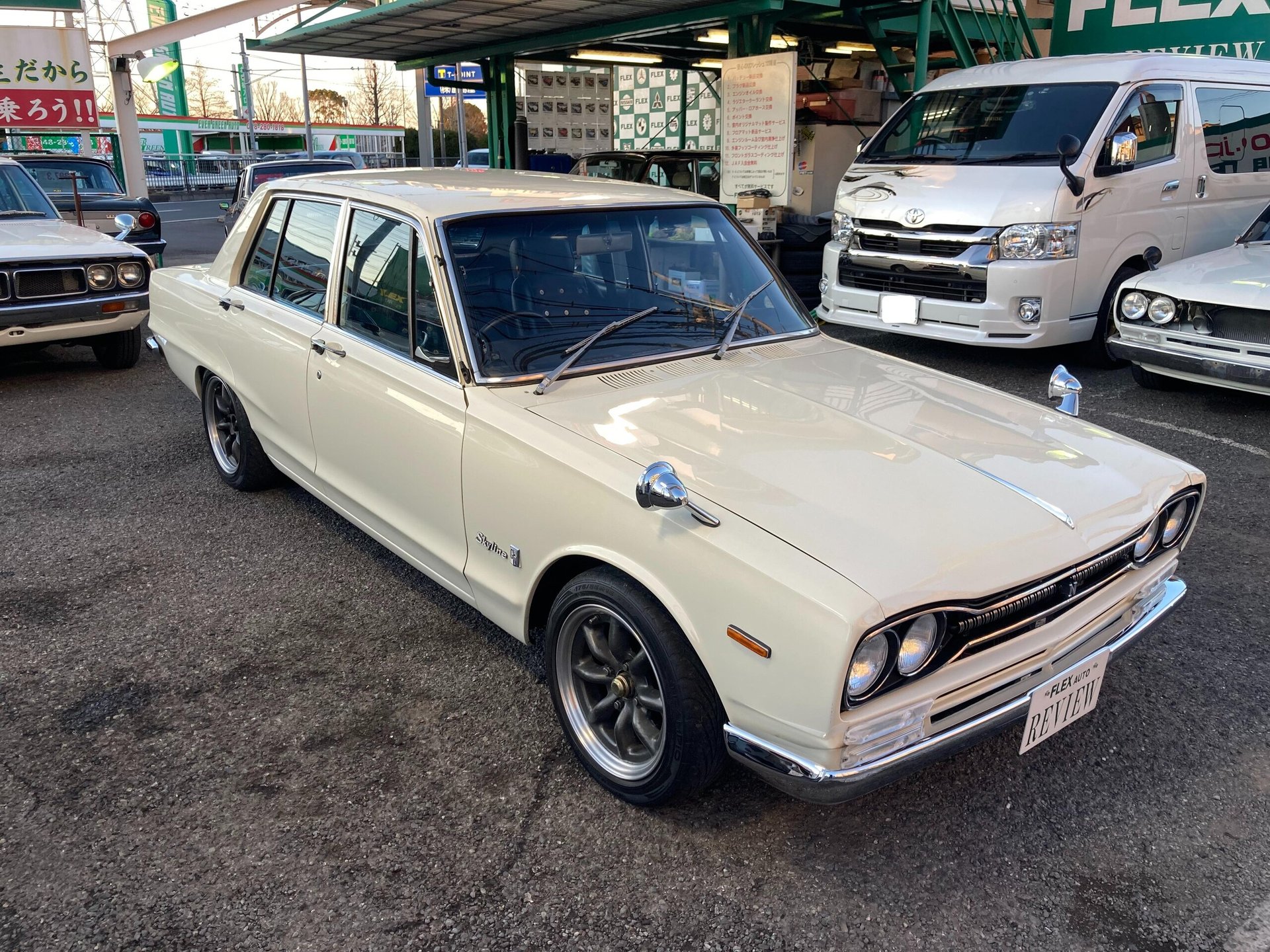 NISSAN SKYLINE - View 1