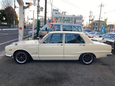 NISSAN SKYLINE - 10