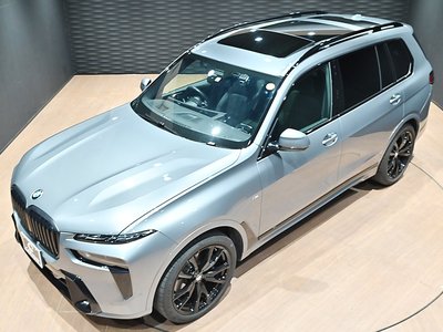 BMW X7 - 7