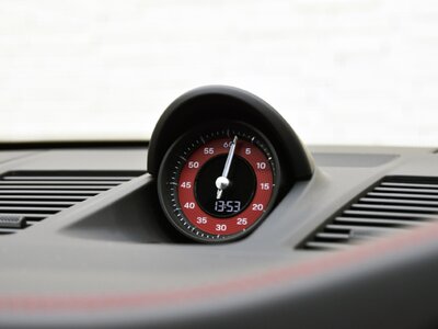 PORSCHE 911 2023 thumbnail 29