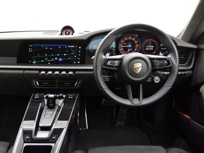 PORSCHE 911 2023 thumbnail 25