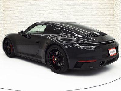 PORSCHE 911 2023 thumbnail 3