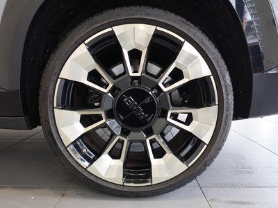 2025 BMW XM 缩略图 14