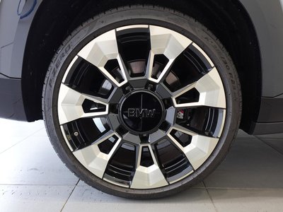 2025 BMW XM 缩略图 13