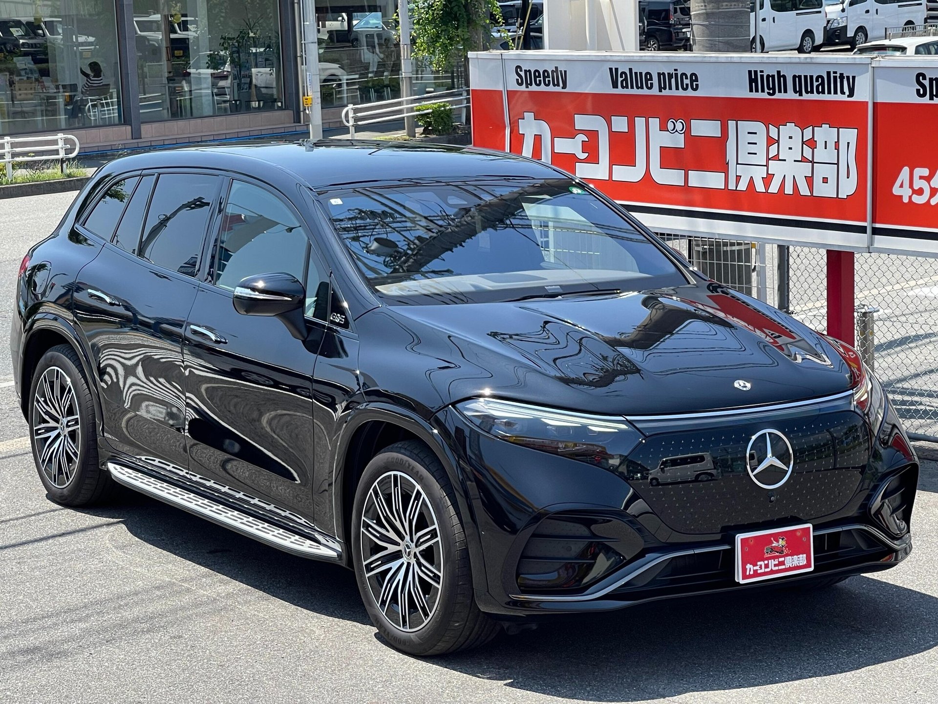 MERCEDES-BENZ EQS SUV - View 1