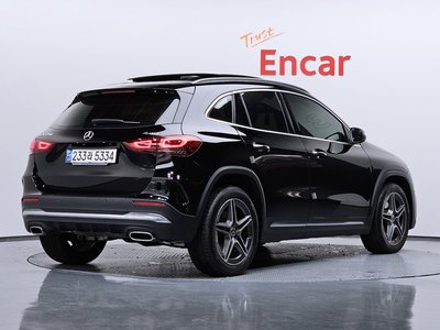 MERCEDES-BENZ GLA - 4