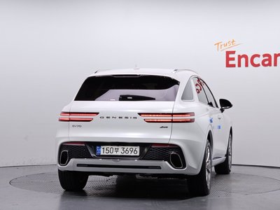 صورة 3 لـ 2021 Genesis GV70