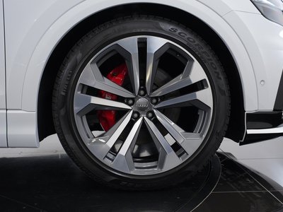 AUDI Q8 - 5