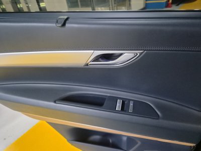 2021 Genesis GV80 thumbnail 15