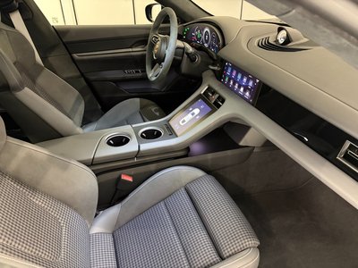 2026 Porsche TAYCAN photo 9