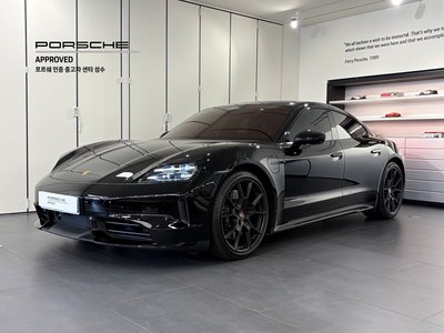 2026 Porsche TAYCAN photo 1