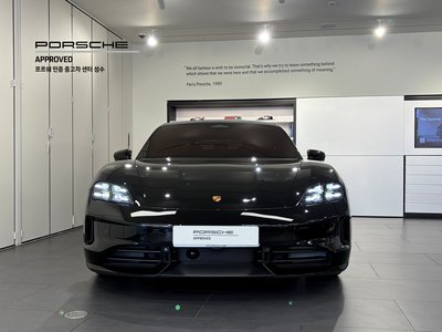 2026 Porsche TAYCAN photo 2