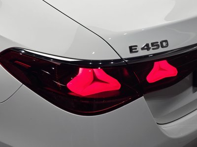 صورة 10 لـ 2025 Mercedes-BENZ E-CLASS