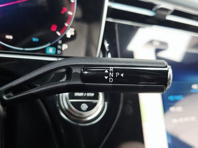 2025 Mercedes-BENZ E-CLASS — миниатюра 12