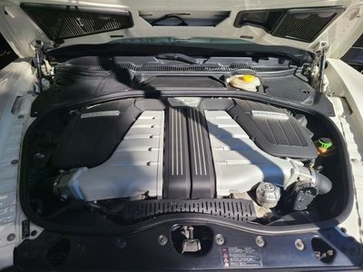 BENTLEY FLYING SPUR - 5