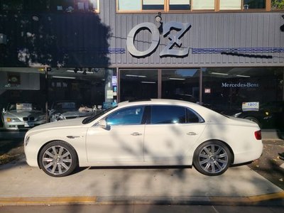 BENTLEY FLYING SPUR - 10