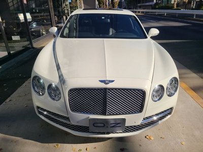 BENTLEY FLYING SPUR - 6
