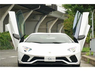 LAMBORGHINI AVENTADOR - 2