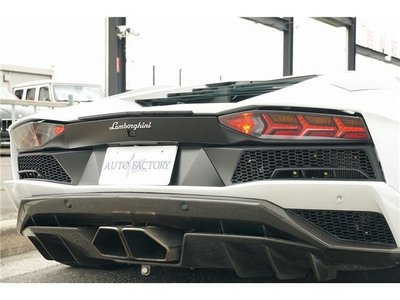 LAMBORGHINI AVENTADOR - 8