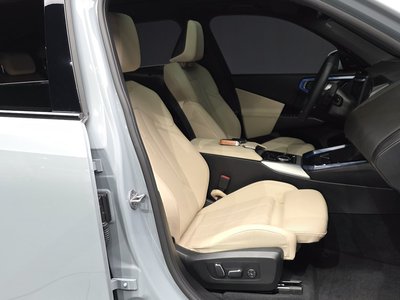 2025 BMW X3 thumbnail 11
