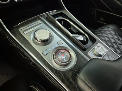 صورة 8 لـ 2023 Genesis GV80