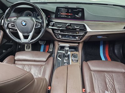 2017 BMW 5 SERIES — фото 5