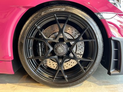 PORSCHE 718 SPYDER - 5