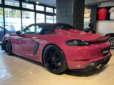PORSCHE 718 SPYDER - 8