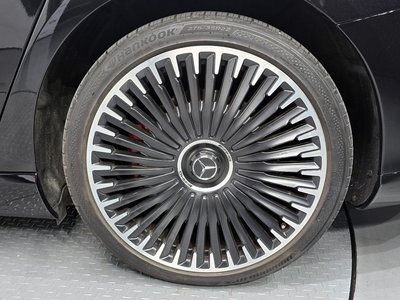 MERCEDES-BENZ EQS - 8
