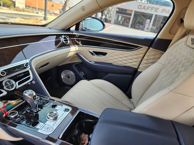 BENTLEY FLYING SPUR - 10