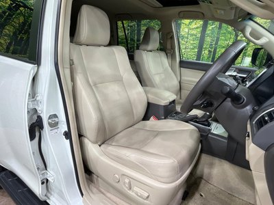 TOYOTA LAND CRUISER PRADO - 8