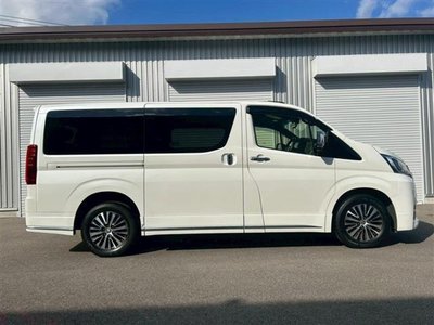 TOYOTA GRAND ACE - 9