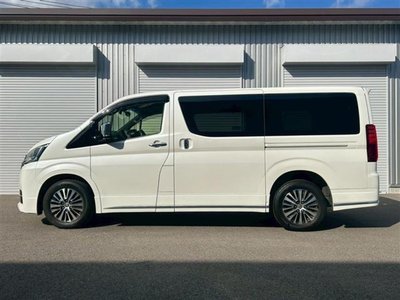 TOYOTA GRAND ACE - 8