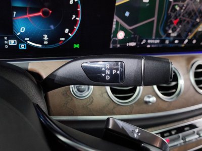 MERCEDES-BENZ E-CLASS - 9