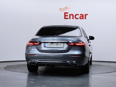 MERCEDES-BENZ E-CLASS - 4