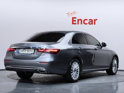 MERCEDES-BENZ E-CLASS - 3