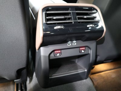 2025 BMW 5 SERIES — миниатюра 16