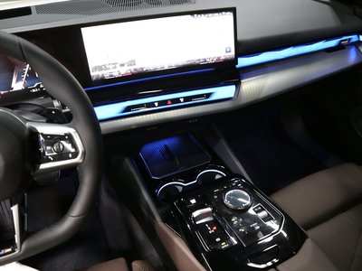 2025 BMW 5 SERIES — миниатюра 15