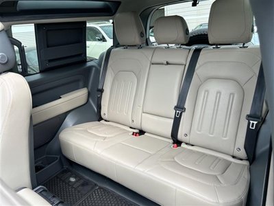 LAND ROVER DEFENDER - 9