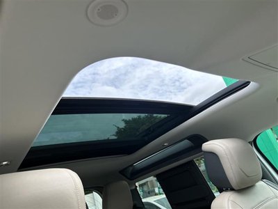 LAND ROVER DEFENDER - 3