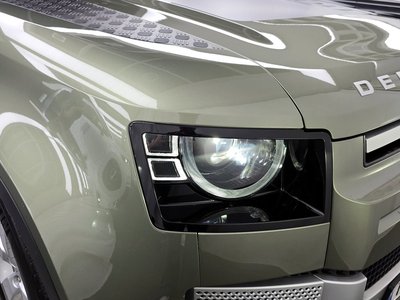 LAND ROVER DEFENDER - 9
